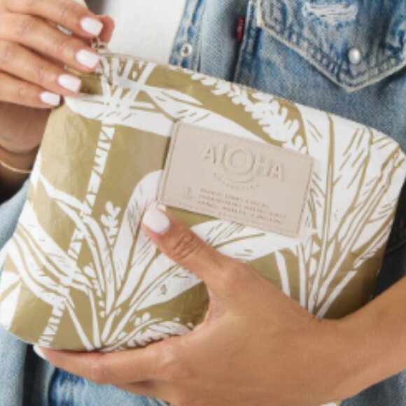 Aloha Collection  Small Pouch Ti Leaf  NWT - Picture 1 of 4